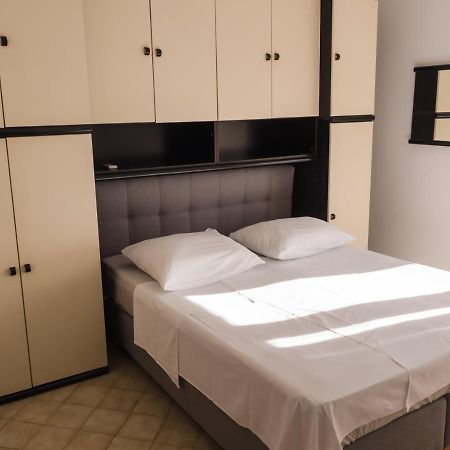 Apartments Anita 1 Barbat na Rabu Экстерьер фото