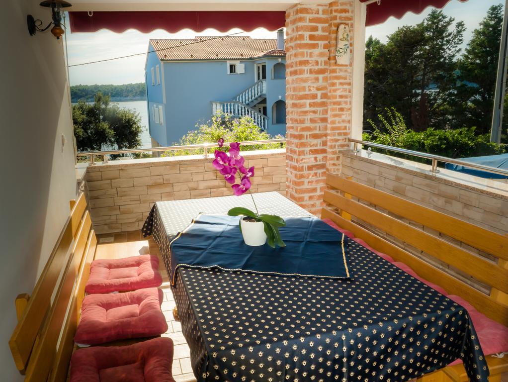 Apartments Anita 1 Barbat na Rabu Экстерьер фото