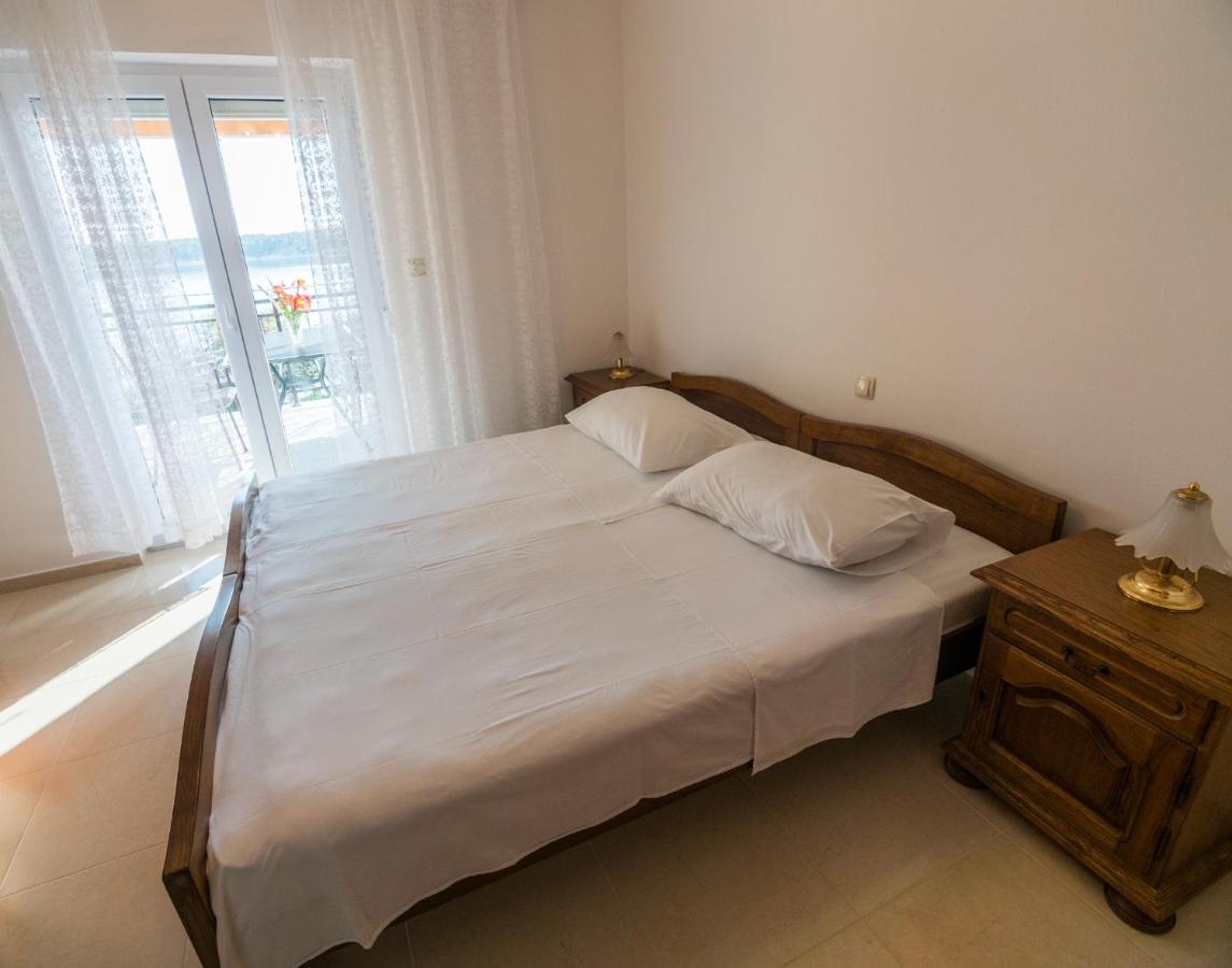 Apartments Anita 1 Barbat na Rabu Экстерьер фото