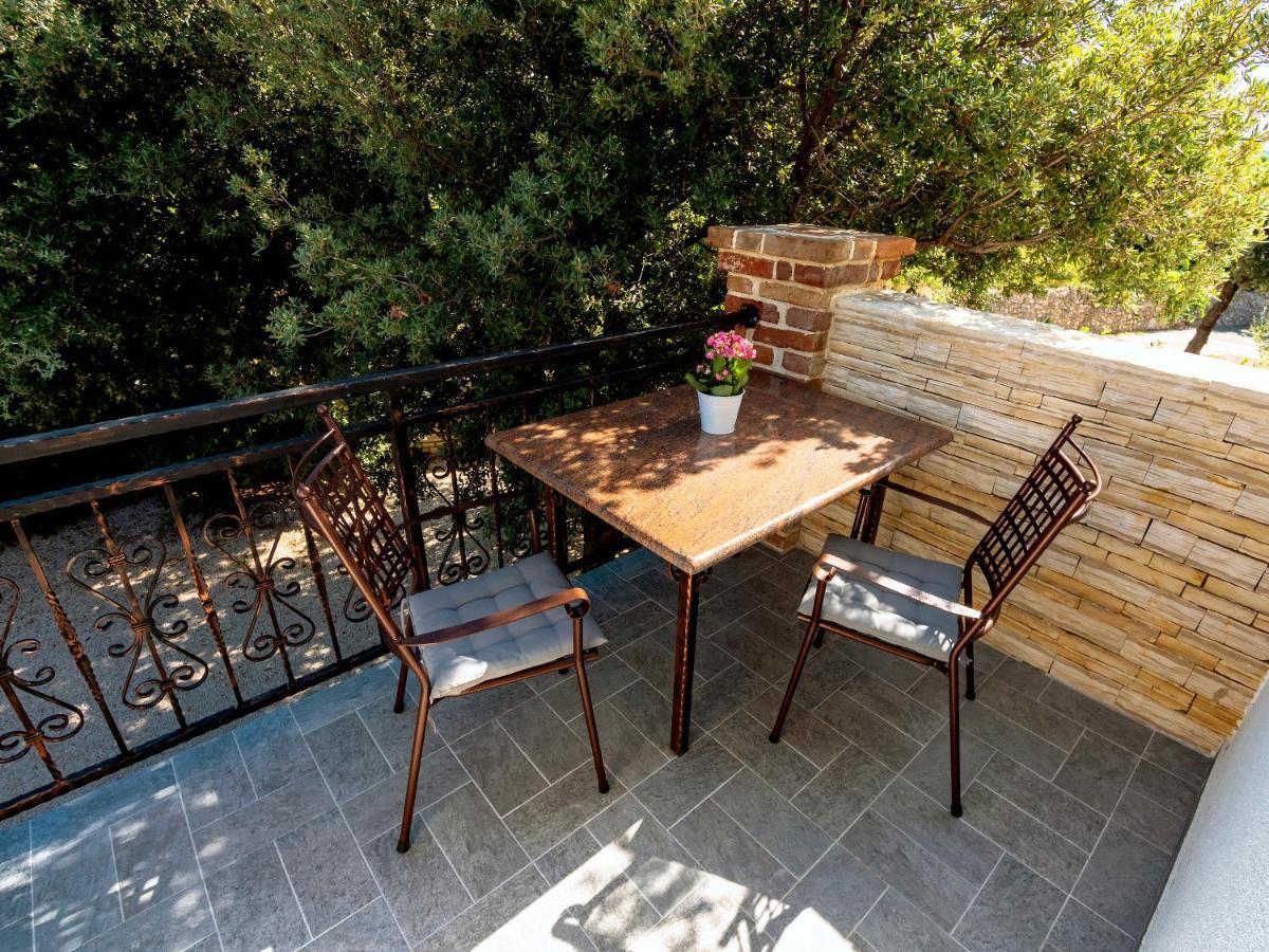 Apartments Anita 1 Barbat na Rabu Экстерьер фото