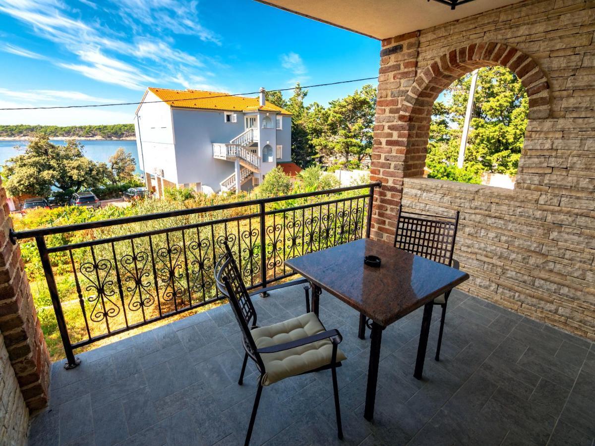 Apartments Anita 1 Barbat na Rabu Экстерьер фото