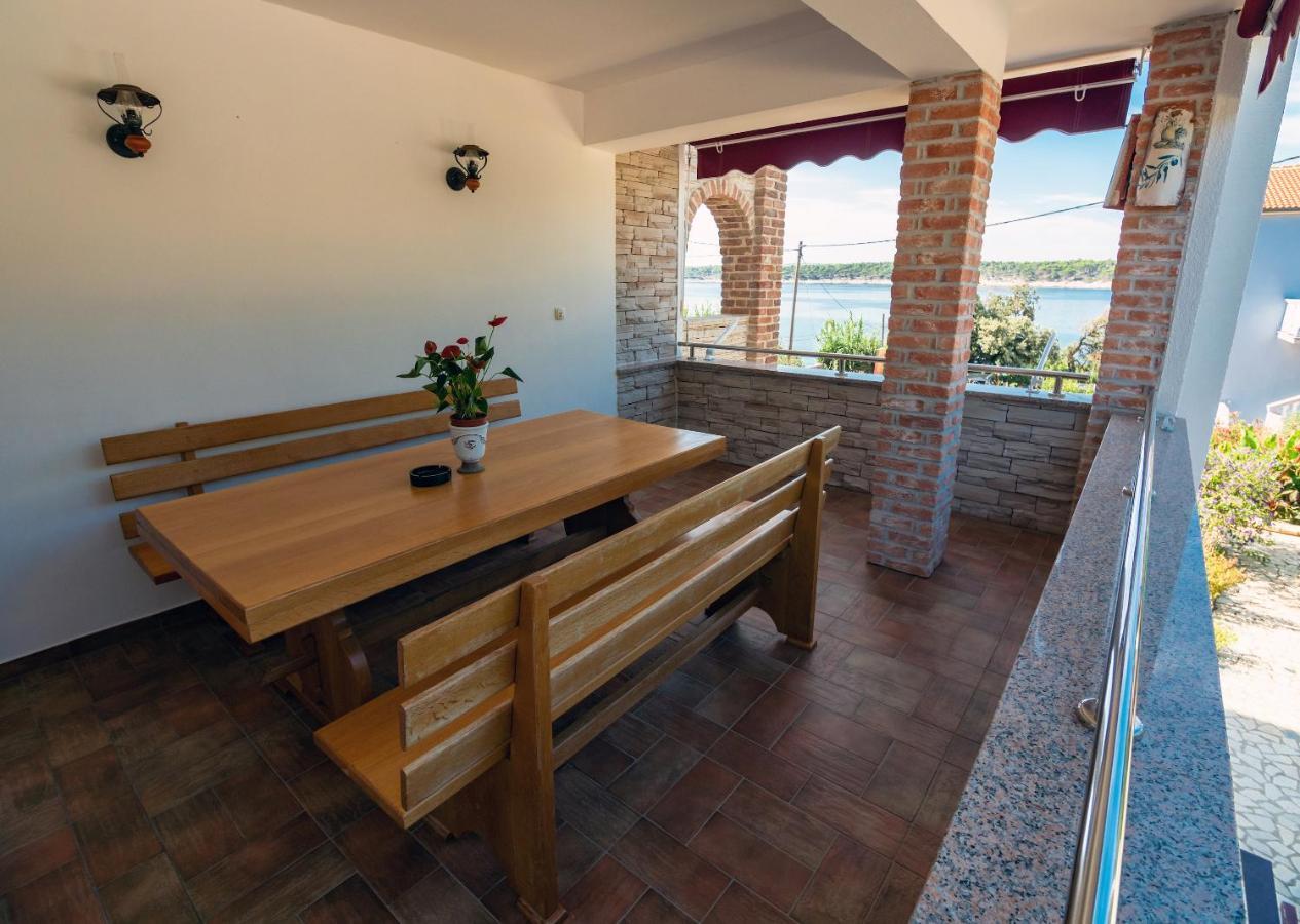 Apartments Anita 1 Barbat na Rabu Экстерьер фото