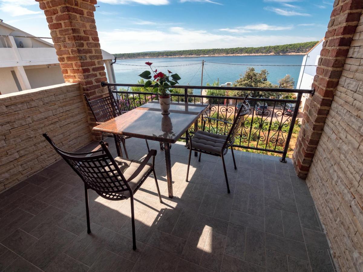 Apartments Anita 1 Barbat na Rabu Экстерьер фото