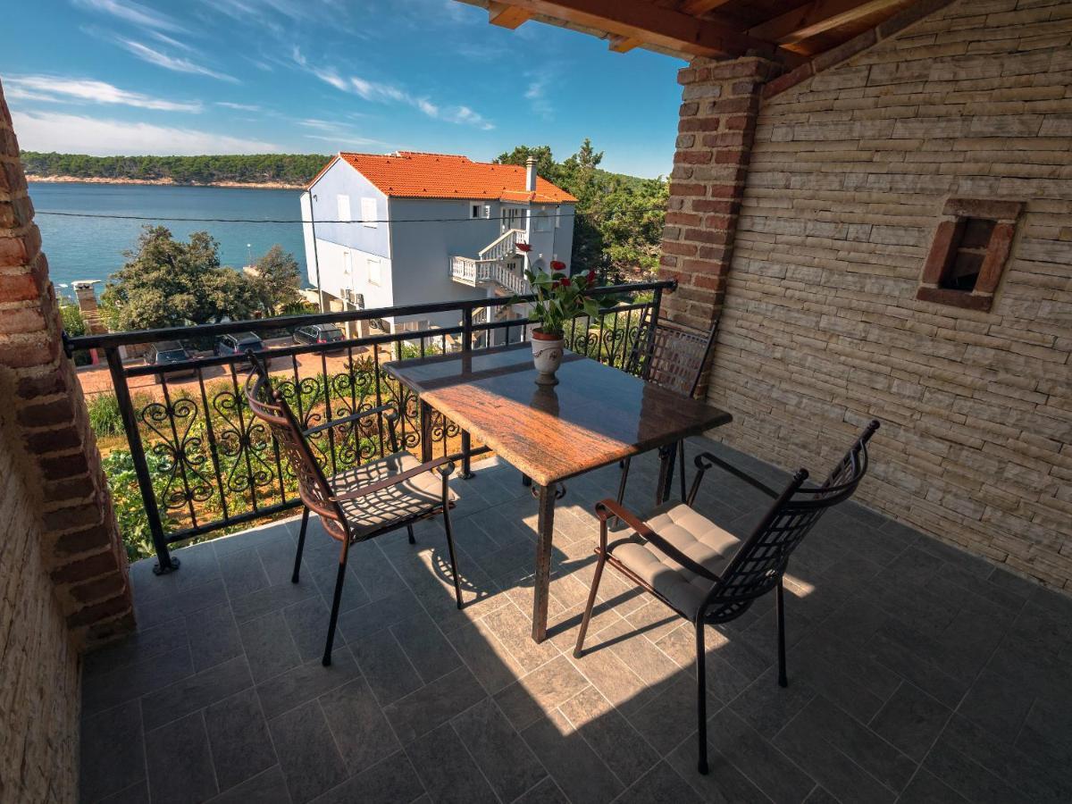 Apartments Anita 1 Barbat na Rabu Экстерьер фото