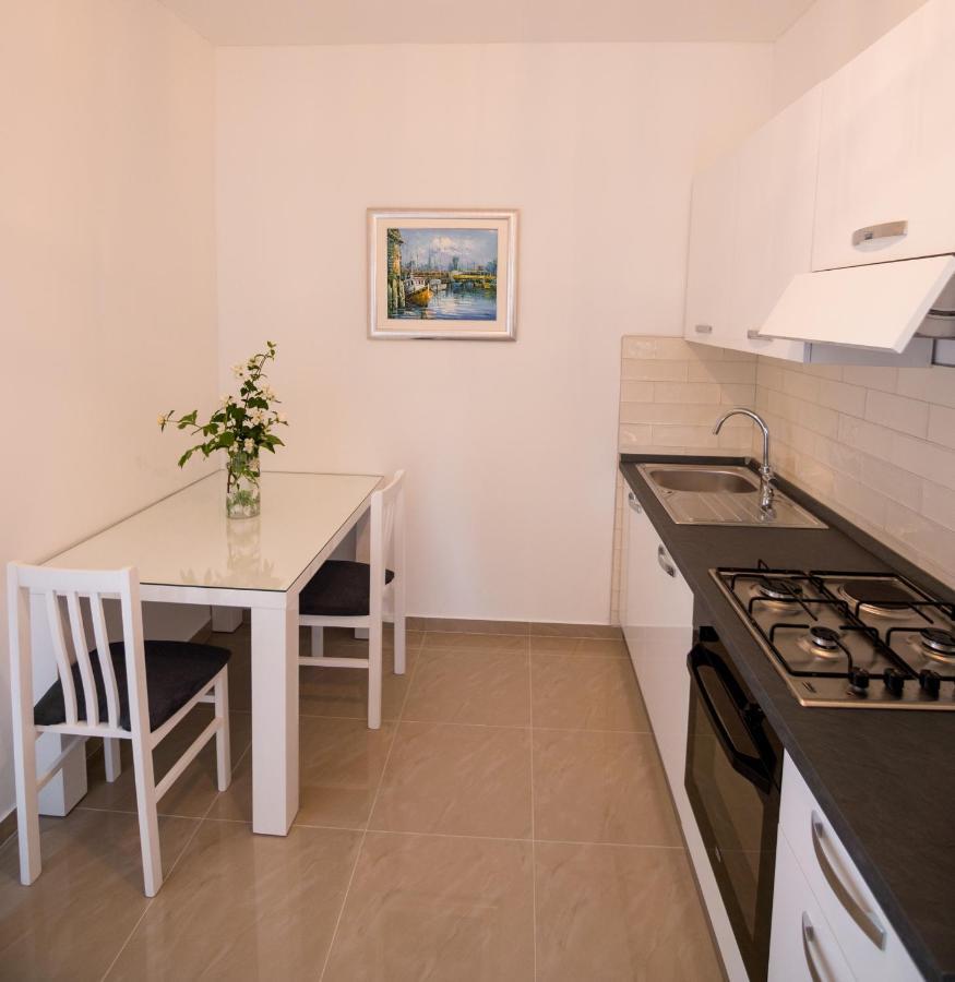 Apartments Anita 1 Barbat na Rabu Экстерьер фото